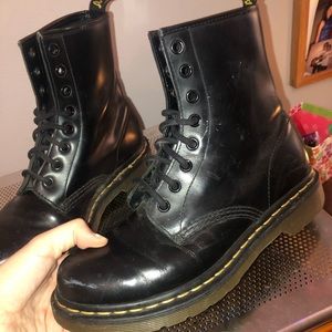 “The Original Dr. Martens Air Cushion Sole”